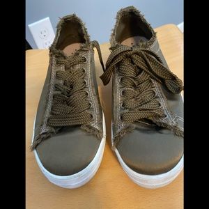 rock and candy pert sneaker